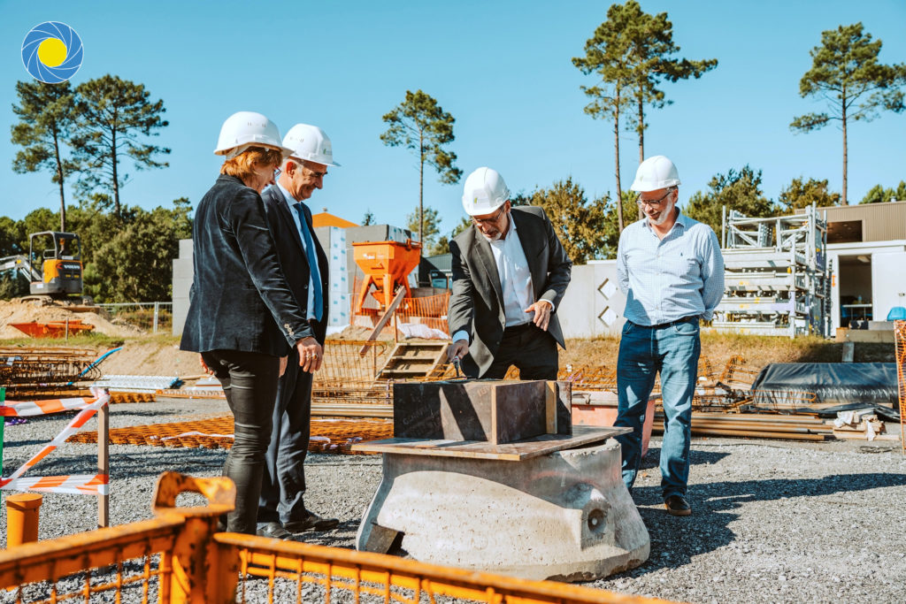 Eric Kerrouche sénateur et Pierre Froustey président de Macs au chantier de construction BTP de la pépinière d'entreprises de la zone d'activité Pédebert à Soorts-Hossegor