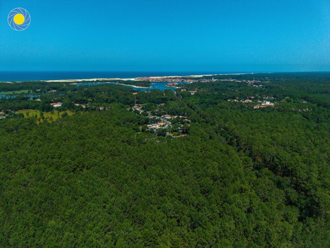 Forêt de Soustons plage avec le lac de Port d'Albret au drone